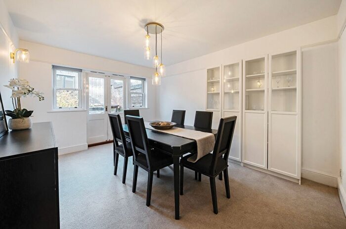 5 Bedroom Detached House For Sale In Lake Road, Curdridge, Southampton, Hampshire, SO32