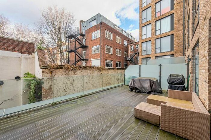 2 Bedroom Flat To Rent In Hilary Mews, London Bridge, London, SE1