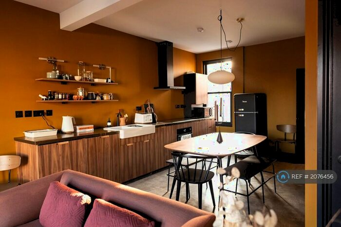 2 Bedroom Flat To Rent In Beech Road, Manchester, M21