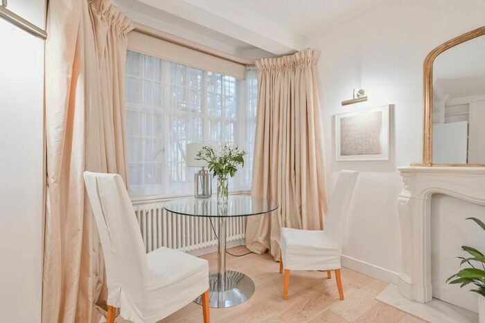 Studio To Rent In Queens Square, Bloomsbury, London, WC1N