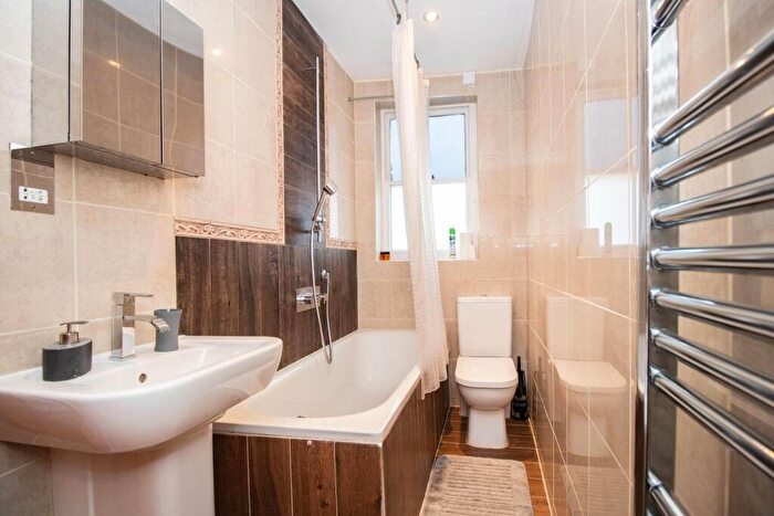 1 Bedroom Flat To Rent In Paul Street, Shoreditch, EC2A