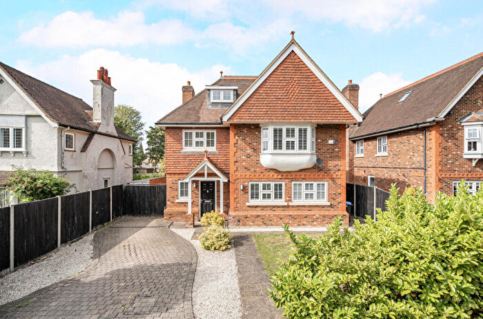 5 Bedroom Detached House For Sale In Heathside Park Road, Woking, Surrey, GU22