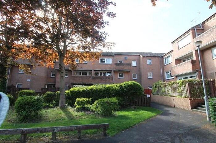 2 Bedroom Flat To Rent In Staffa Street, Glasgow, G31