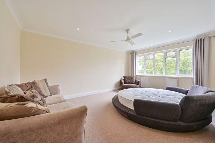 4 Bedroom Flat To Rent In Raymond Road, Wimbledon Village, London, SW19