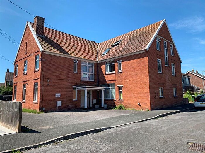 2 Bedroom Flat For Sale In Golf Links Road, Burnham-On-Sea, TA8