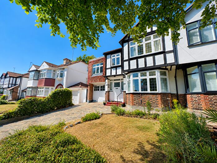 5 Bedroom House To Rent In The Chase, Bromley, BR1