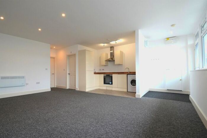 2 Bedroom Flat To Rent In Storrington, West Sussex, RH20