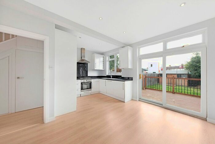 4 Bedroom Property To Rent In Abbott Avenue, SW20