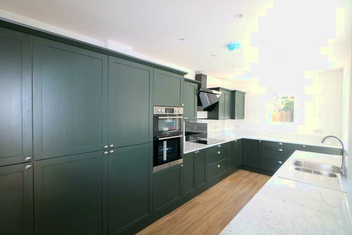 4 Bedroom Detached House To Rent In A Queen Elizabeth Square, ME15