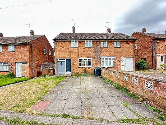 2 Bedroom Semi-Detached House To Rent In Birdsfoot Lane, Luton, Bedfordshire, LU3