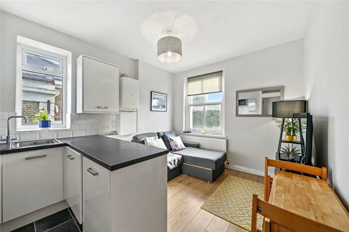 2 Bedroom Flat To Rent In Camden Road, Tufnell Park, N7