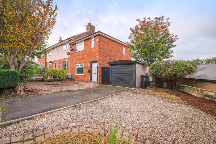 3 Bedroom End Of Terrace House For Sale In Mayfield Grove, Brighouse, HD6