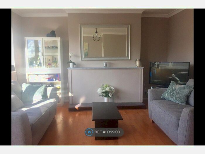 2 Bedroom Flat To Rent In Longfield Crescent, London, SE26