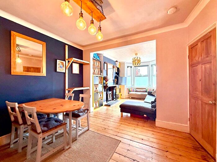3 Bedroom Terraced House For Sale In Exmouth Street, Old Town, Swindon, SN1