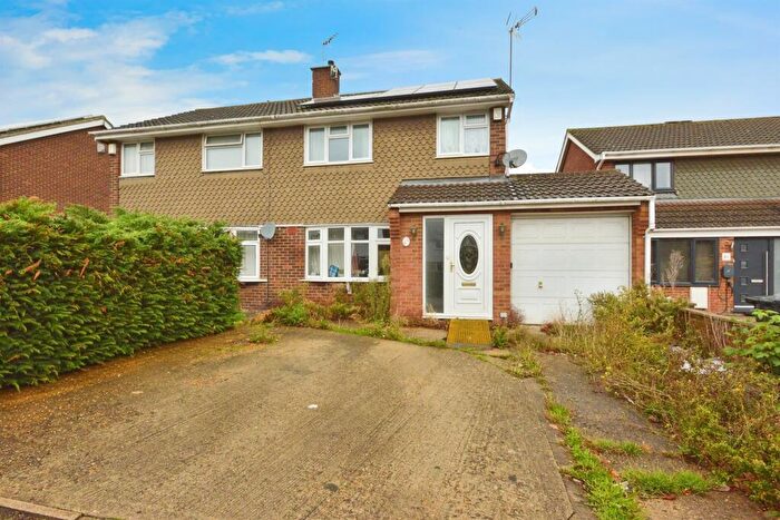 3 Bedroom Semi-Detached House For Sale In Melrose Avenue, Bletchley, Milton Keynes, MK3