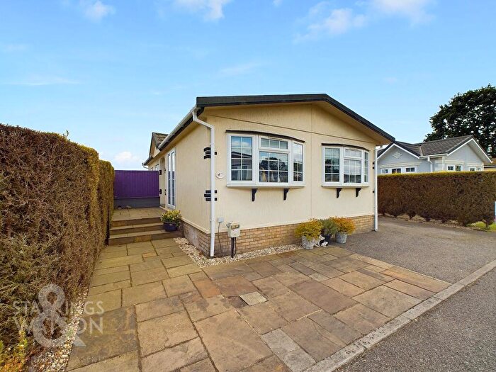 2 Bedroom Park Home For Sale In Eye Road, Brome, Eye, IP23