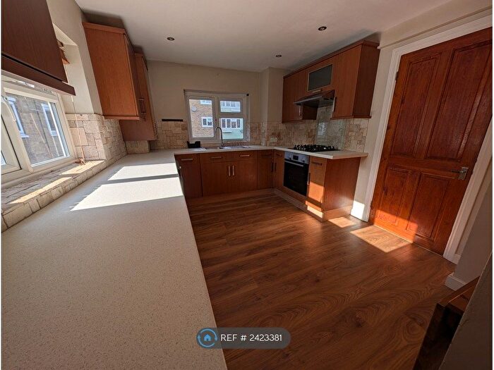 2 Bedroom Flat To Rent In Bromley, Bromley, BR1