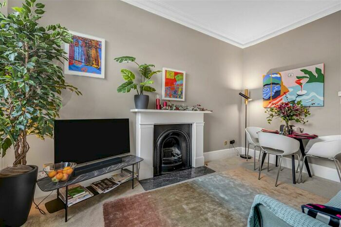 2 Bedroom Flat To Rent In Barker Street, SW10