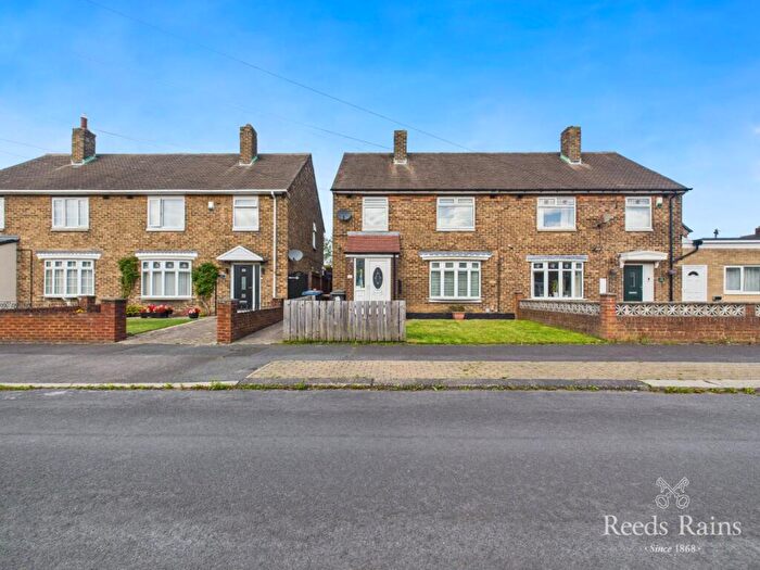 3 Bedroom Semi-Detached House For Sale In Wilson Crescent, Gilesgate, Durham, DH1