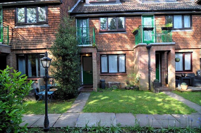1 Bedroom Maisonette To Rent In Herga Court, Watford, WD17