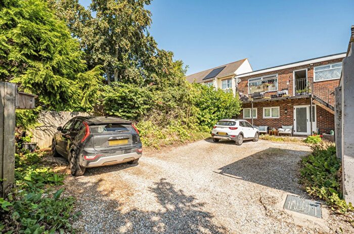3 Bedroom Flat For Sale In Lower Street, Pulborough, RH20
