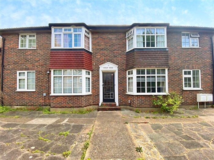 2 Bedroom Flat For Sale In Cavendish Road, Sutton, SM2