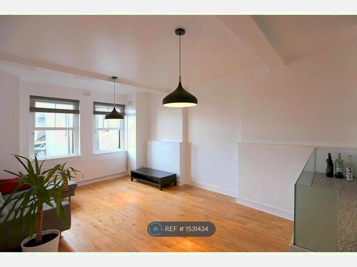 2 Bedroom Flat To Rent In Canonbury Mews, London, N5