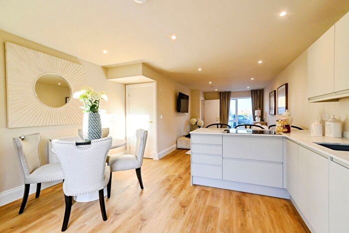 3 Bedroom Town House For Sale In St Johns Road, Mosley Common, Worsley, M28