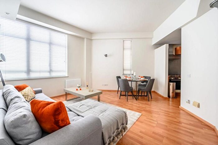 1 Bedroom Flat To Rent In City Road, Old Street, London, EC1V