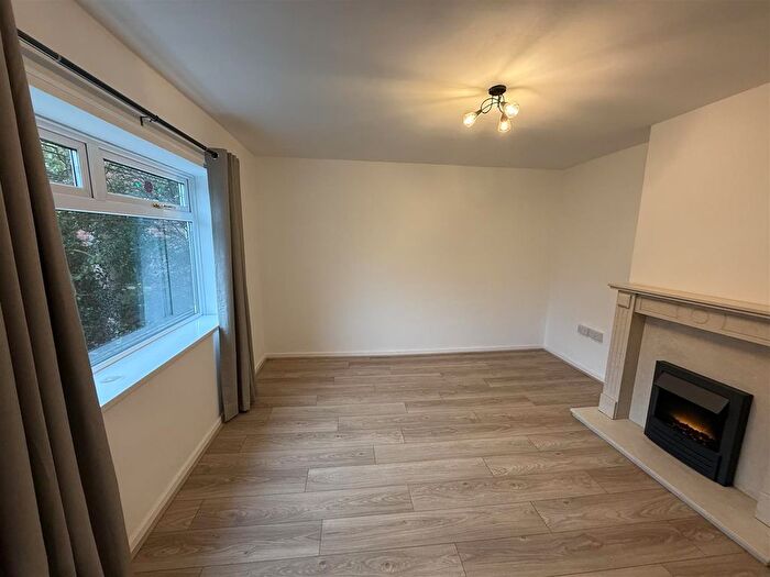 3 Bedroom Semi-Detached House To Rent In West Green, Wolverhampton, WV4