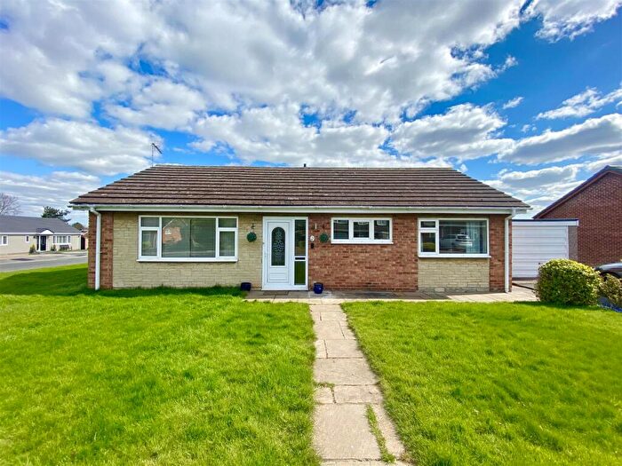 3 Bedroom Detached Bungalow To Rent In All Hallowes Drive, Tickhill, Doncaster, DN11