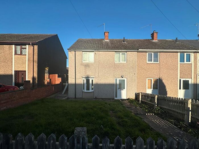 3 Bedroom House To Rent In Huband Close, Redditch, B98