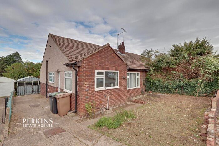 3 Bedroom Semi-Detached Bungalow To Rent In The Crescent, London, LU3