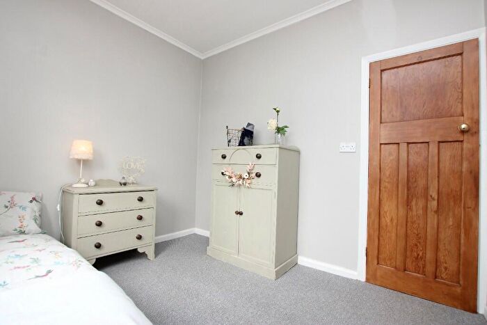 2 Bedroom Semi-Detached Bungalow For Sale In Martin Road, Kettering, Northamptonshire, NN15