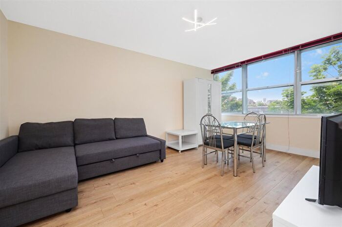 Studio To Rent In Kensington Church Street, London, W8