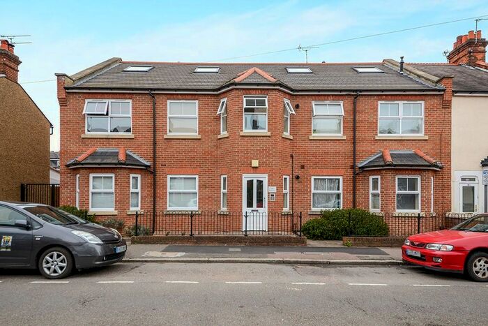1 Bedroom Flat To Rent In Harwoods Road, Watford, WD18