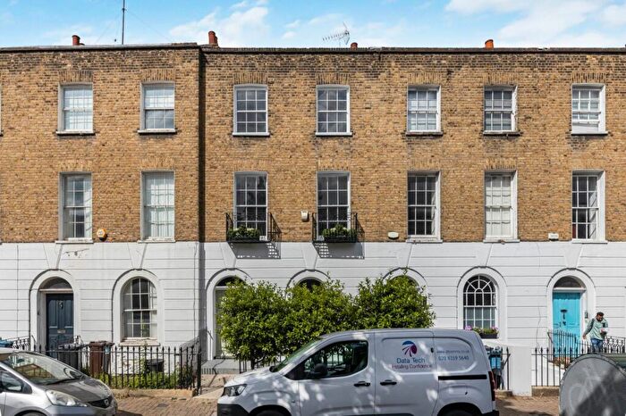 4 Bedroom Terraced House For Sale In Shepherdess Walk, Hoxton, London, N1