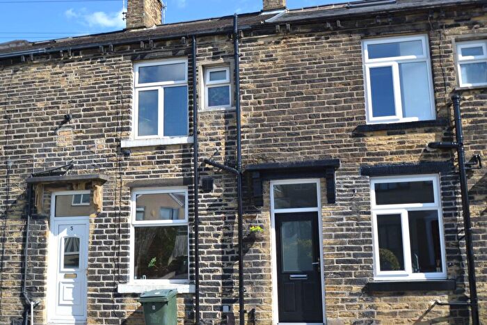 1 Bedroom Terraced House For Sale In Ashfield Road, Thackley, BD10