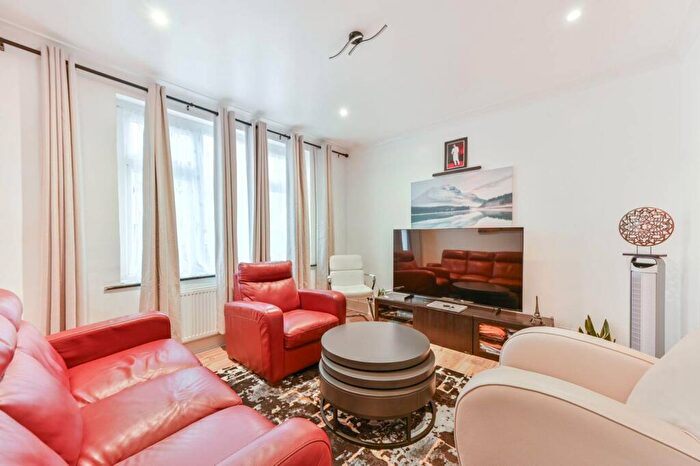 3 Bedroom End Of Terrace House For Sale In Tokyngton Avenue, Wembley, HA9