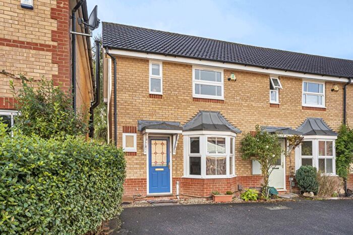 2 Bedroom End Of Terrace House For Sale In Cairns Close, St. Albans, Hertfordshire, AL4