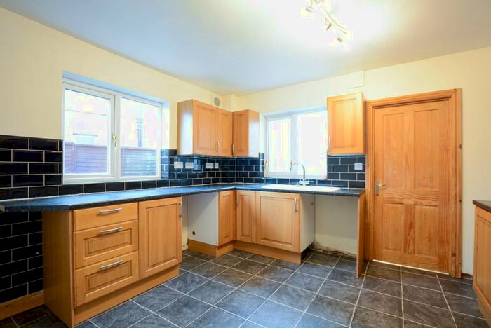 3 Bedroom Semi-Detached House To Rent In Horsewell Lane, Wigston, Leicester, LE18