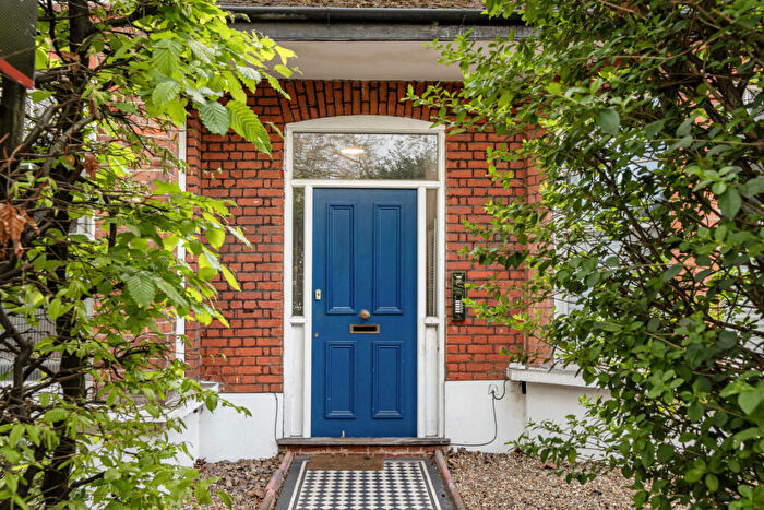 1 Bedroom Apartment For Sale In Adelaide Avenue, London, Greater London, SE4