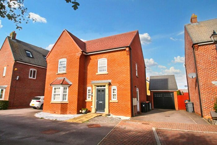 4 Bedroom Detached House To Rent In Baldwin Walk, Bedford, Bedfordshire, MK42