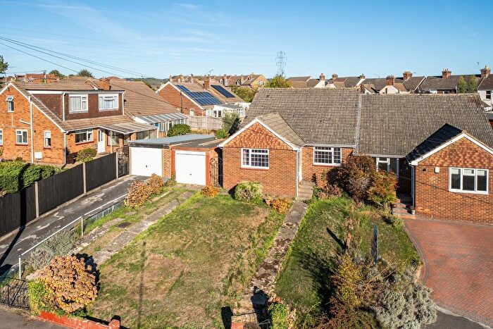 3 Bedroom Bungalow For Sale In Cooper Road, Snodland, ME6