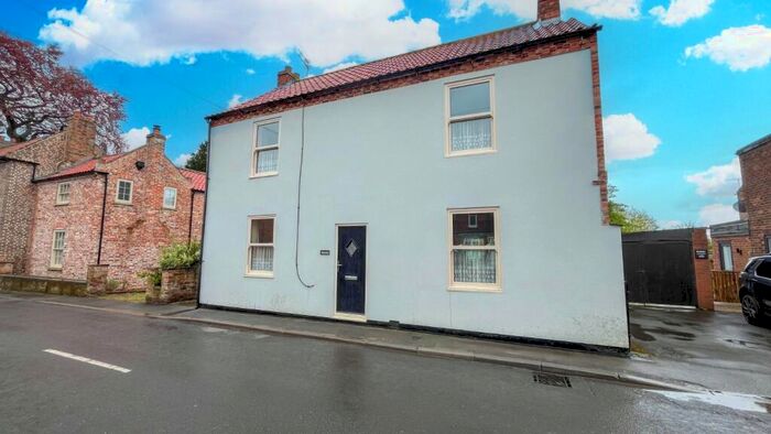 3 Bedroom Detached House For Sale In Main Street, West Stockwith, Doncaster, South Yorkshire, DN10