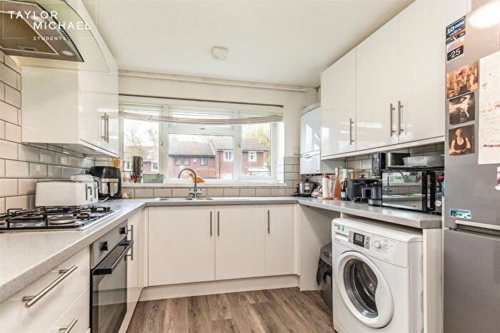 5 Bedroom End Of Terrace House To Rent In Egginton Road, Brighton, BN2