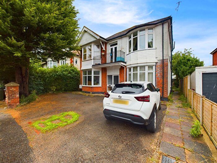 2 Bedroom Flat To Rent In Shakespeare Road, Worthing, BN11