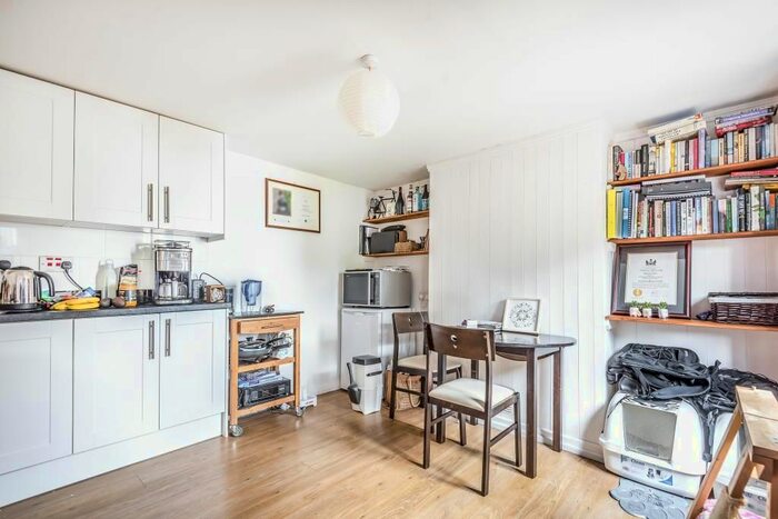 1 Bedroom Cottage To Rent In Godstow Road, Wolvercote, OX2