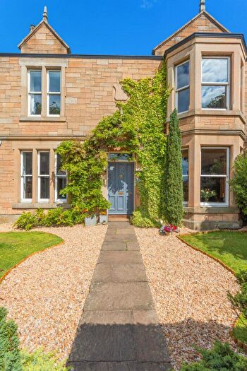 5 Bedroom Detached House For Sale In Duddingston Park, Edinburgh, EH15