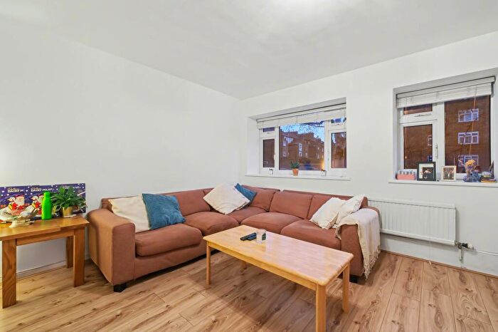 3 Bedroom Apartment To Rent In Marquis Road, London, N4